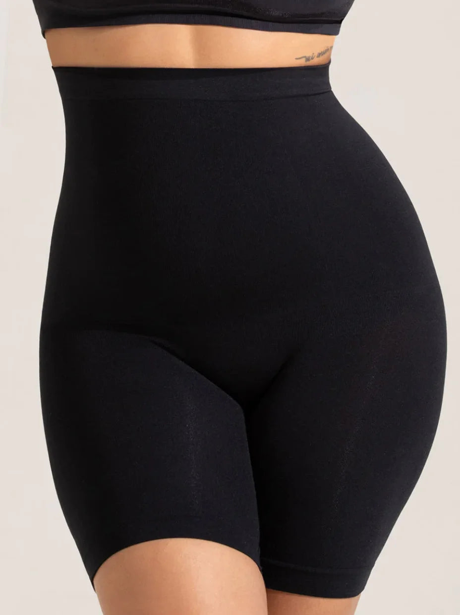 VelvaShape: Die Shapewear, die dich formt.